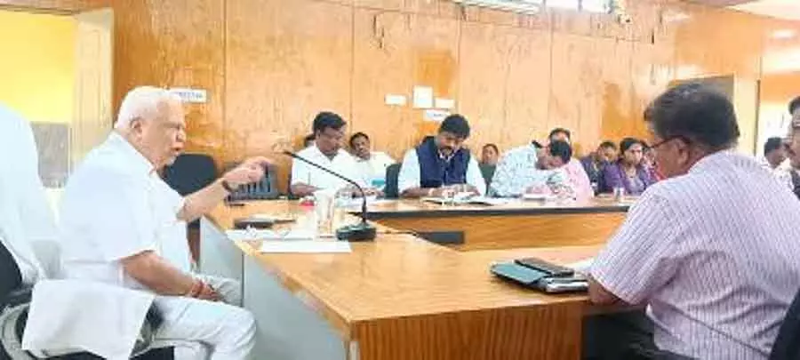 अगर कोई कमी पाई गई तो मुखिया के खिलाफ कार्रवाई की जाएगी: MLA अगर कोई कमी पाई गई तो मुखिया के खिलाफ कार्रवाई की जाएगी: MLA