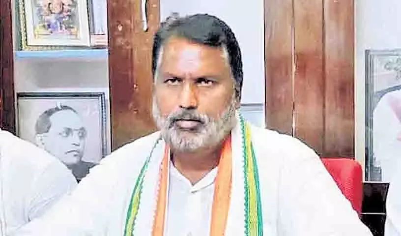 Election rule के उल्लंघन के लिए मंत्री अदलुरी लक्ष्मण के खिलाफ केस दर्ज Election rule के उल्लंघन के लिए मंत्री अदलुरी लक्ष्मण के खिलाफ केस दर्ज