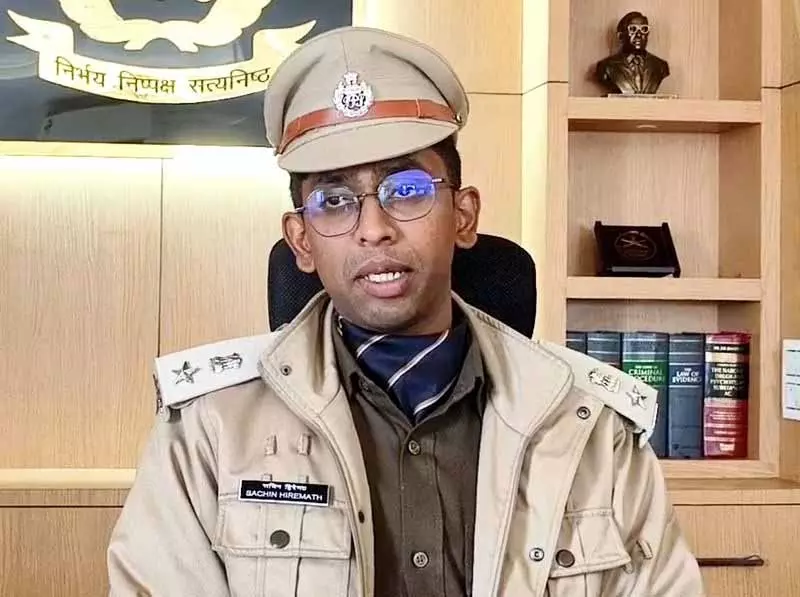 Himachal: सचिन हीरेमठ ने ऊना के नए एसपी का पदभार संभाला Himachal: सचिन हीरेमठ ने ऊना के नए एसपी का पदभार संभाला