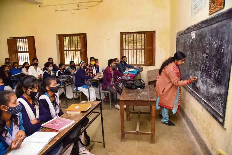 Ludhiana: जातिवाद और गाली-गलौज के आरोपों के बीच प्रिंसिपल-टीचर के बीच अनबन जारी Ludhiana: जातिवाद और गाली-गलौज के आरोपों के बीच प्रिंसिपल-टीचर के बीच अनबन जारी