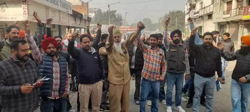Ludhiana: राज्य बस यूनियन ने कल ‘चक्का जाम’ की घोषणा की Ludhiana: राज्य बस यूनियन ने कल ‘चक्का जाम’ की घोषणा की