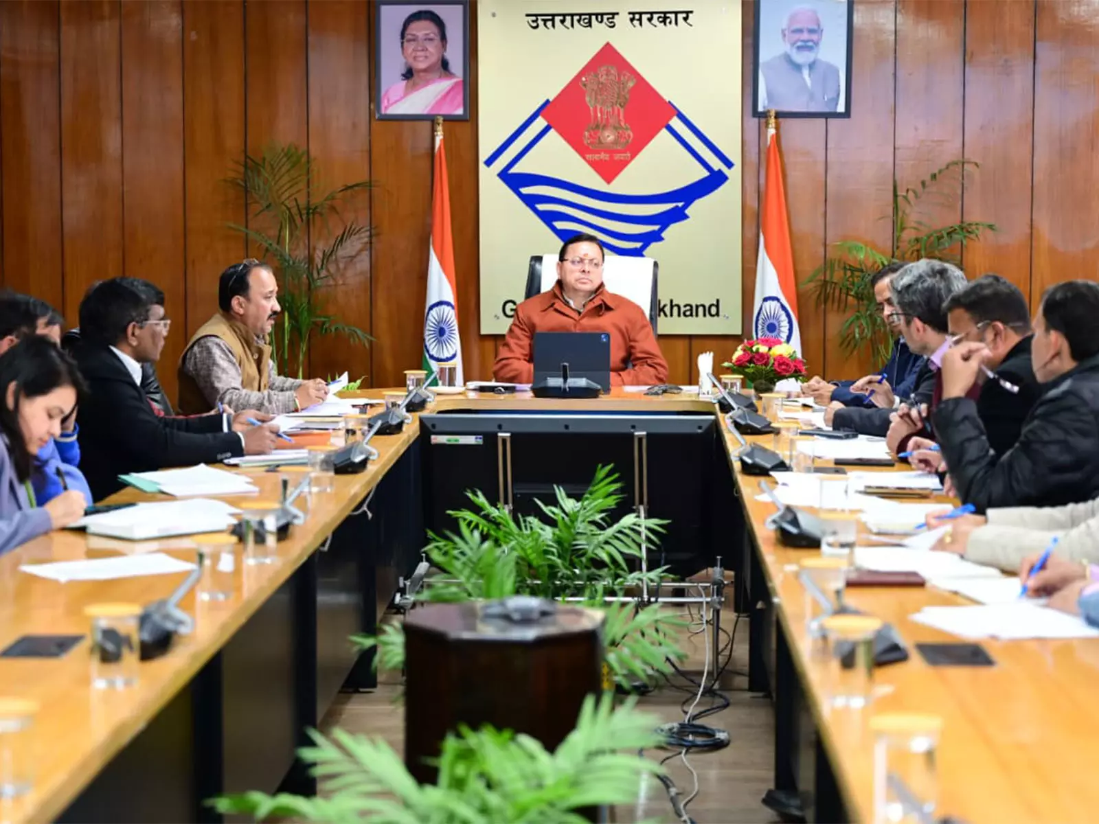 उत्तराखंड CM ने ओबीसी कल्याण भवन निर्माण का दिया निर्देश उत्तराखंड CM ने ओबीसी कल्याण भवन निर्माण का दिया निर्देश