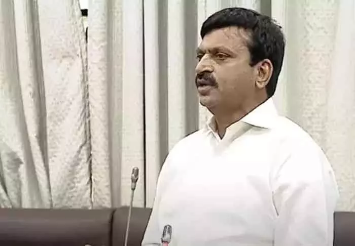 रेवेन्यू मिनिस्टर पोंगुलेटी ने BRS नेताओं पर फोन टैपिंग का आरोप लगाया रेवेन्यू मिनिस्टर पोंगुलेटी ने BRS नेताओं पर फोन टैपिंग का आरोप लगाया