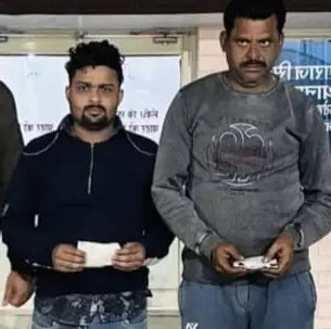 Fatehganj: पार्षद के चाचा समेत दो तस्कर गिरफ्तार Fatehganj: पार्षद के चाचा समेत दो तस्कर गिरफ्तार
