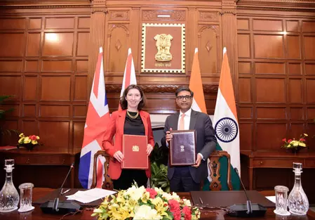 India-UK सोशल सिक्योरिटी एग्रीमेंट पर हस्ताक्षर India-UK सोशल सिक्योरिटी एग्रीमेंट पर हस्ताक्षर