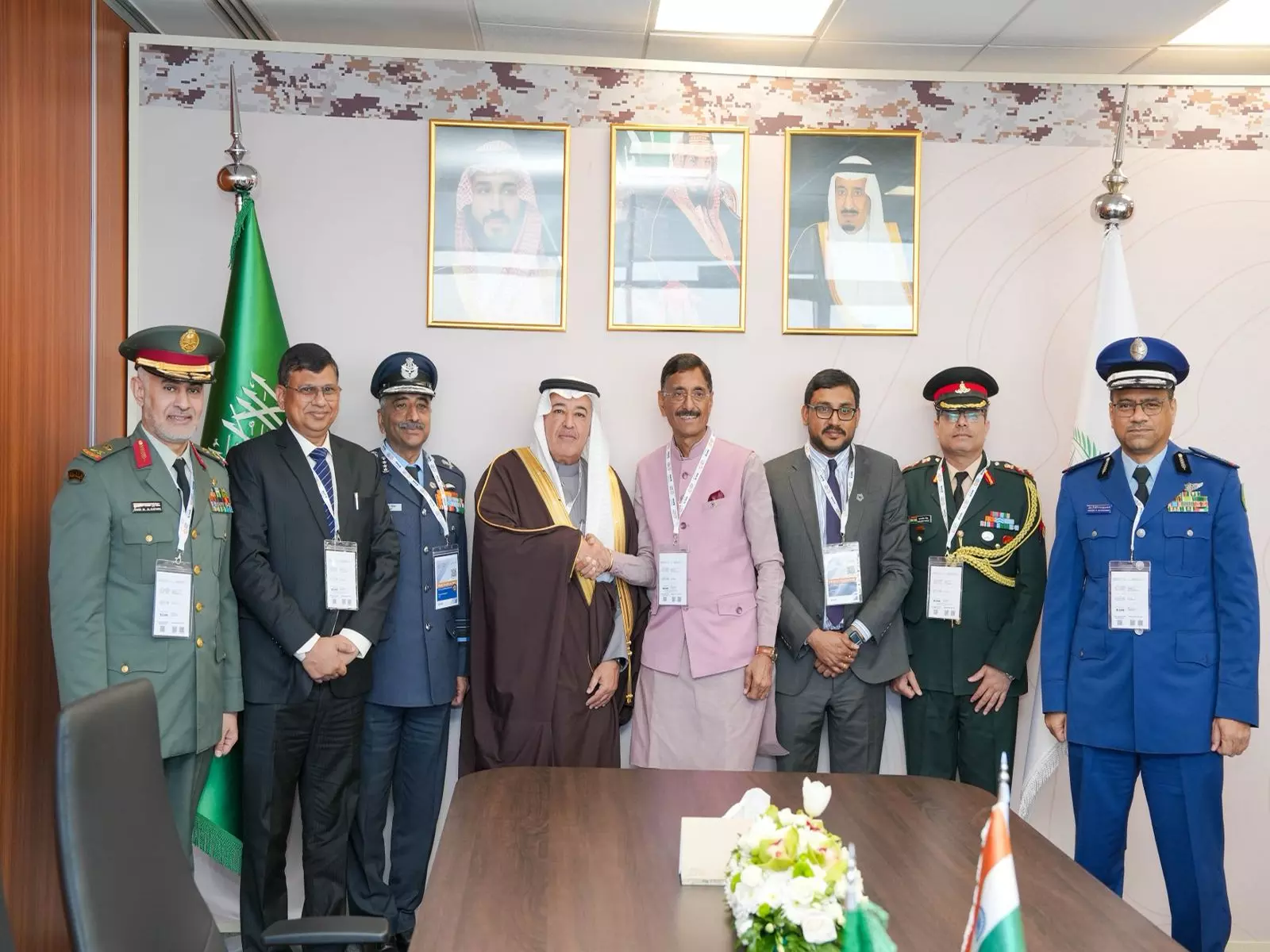 रक्षा राज्य मंत्री संजय सेठ ने World Defence Show 2026 में अपने अरब समकक्ष से मुलाकात की रक्षा राज्य मंत्री संजय सेठ ने World Defence Show 2026 में अपने अरब समकक्ष से मुलाकात की