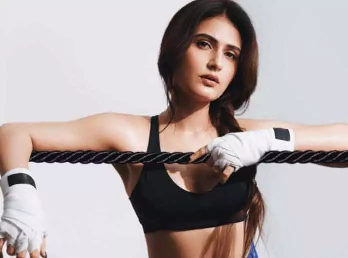 Fatima Sana Shaikh ने बॉक्सिंग-इंस्पायर्ड लुक में दिखाया कॉन्फिडेंस Fatima Sana Shaikh ने बॉक्सिंग-इंस्पायर्ड लुक में दिखाया कॉन्फिडेंस