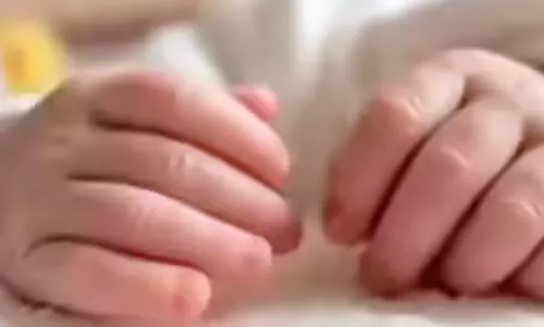 निजी क्लीनिक से खरीदा था कफ सिरप, पिलाते ही मासूम की मौत निजी क्लीनिक से खरीदा था कफ सिरप, पिलाते ही मासूम की मौत