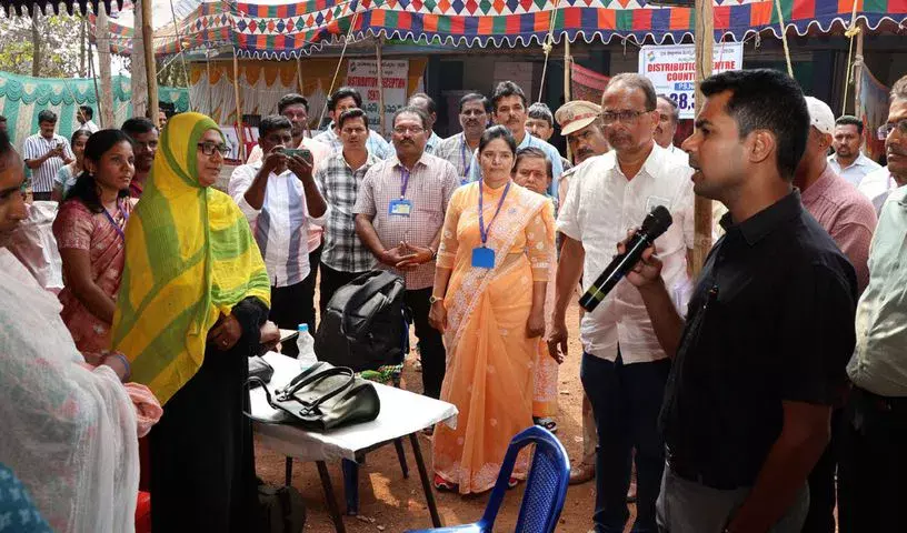 Telangana: खम्मम में पांच और कोठागुडेम में तीन शहरी स्थानीय निकायों में चुनाव के लिए पूरी तैयारी Telangana: खम्मम में पांच और कोठागुडेम में तीन शहरी स्थानीय निकायों में चुनाव के लिए पूरी तैयारी