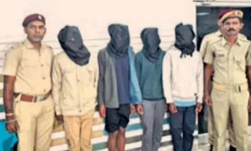 Odisha: हैश ऑयल बनाने वाली यूनिट का भंडाफोड़, चार गिरफ्तार Odisha: हैश ऑयल बनाने वाली यूनिट का भंडाफोड़, चार गिरफ्तार