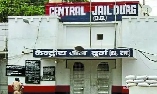 दुर्ग जेल में महिला आरक्षक ने बच्चे को दिया जन्म, चोरी मामले में बंद है जेल में दुर्ग जेल में महिला आरक्षक ने बच्चे को दिया जन्म, चोरी मामले में बंद है जेल में