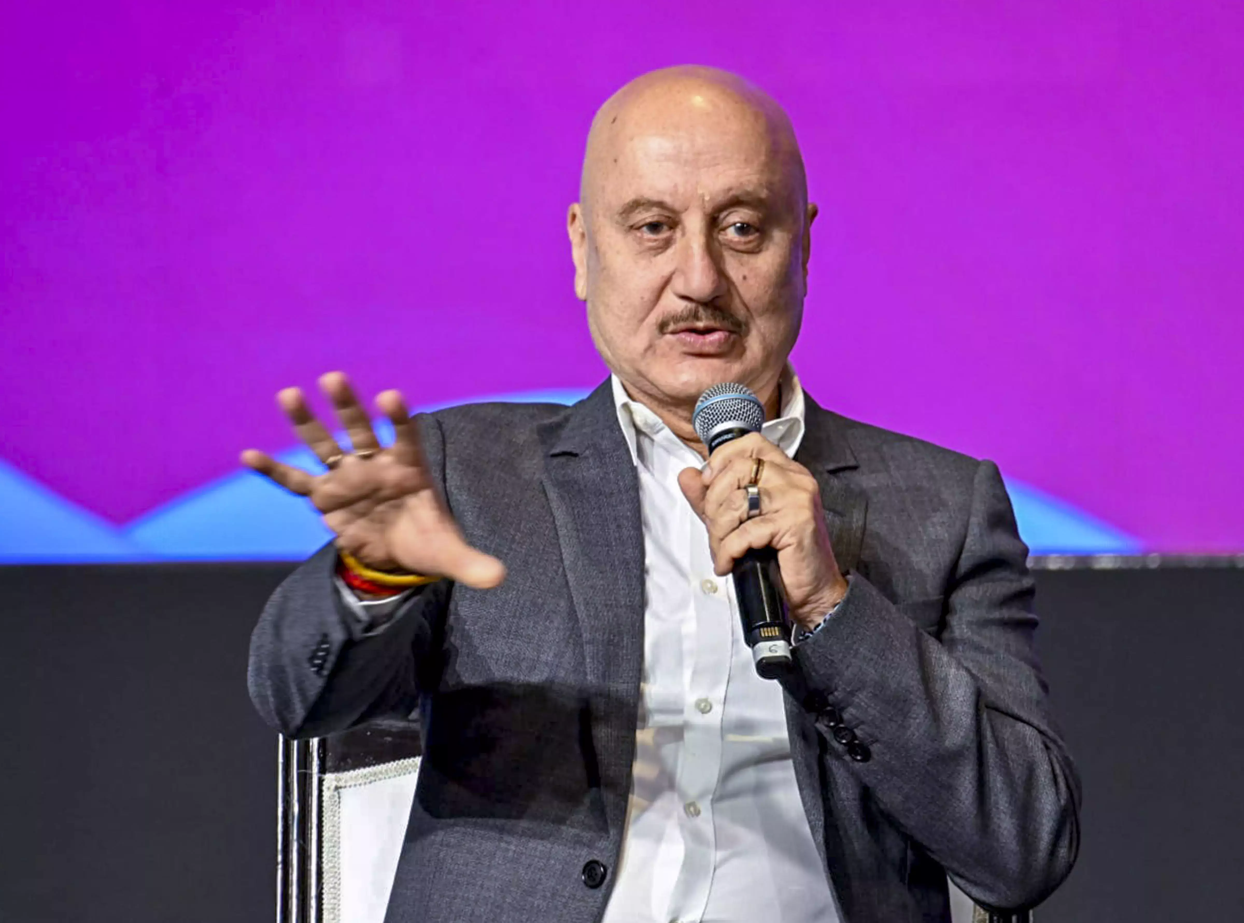 “इग्नोर”: Anupam खेर ने इंस्टाग्राम पर अपने फेक अकाउंट को लेकर फैंस को चेताया