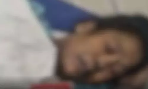 पत्नी और बेटी को आग के हवाले कर शख्स फरार, सुलभ शौचालय की घटना पत्नी और बेटी को आग के हवाले कर शख्स फरार, सुलभ शौचालय की घटना