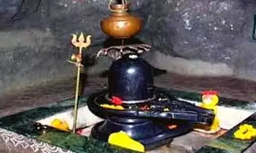 Shivling water pot: क्या आप जानते हैं शिवलिंग पर टपकती मटकी का नाम Shivling water pot: क्या आप जानते हैं शिवलिंग पर टपकती मटकी का नाम
