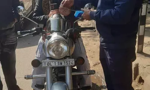 Gurugram ट्रैफिक पुलिस ने मॉडिफाइड साइलेंसर पर कार्रवाई करते हुए 8 लाख रुपये का जुर्माना लगाया Gurugram ट्रैफिक पुलिस ने मॉडिफाइड साइलेंसर पर कार्रवाई करते हुए 8 लाख रुपये का जुर्माना लगाया