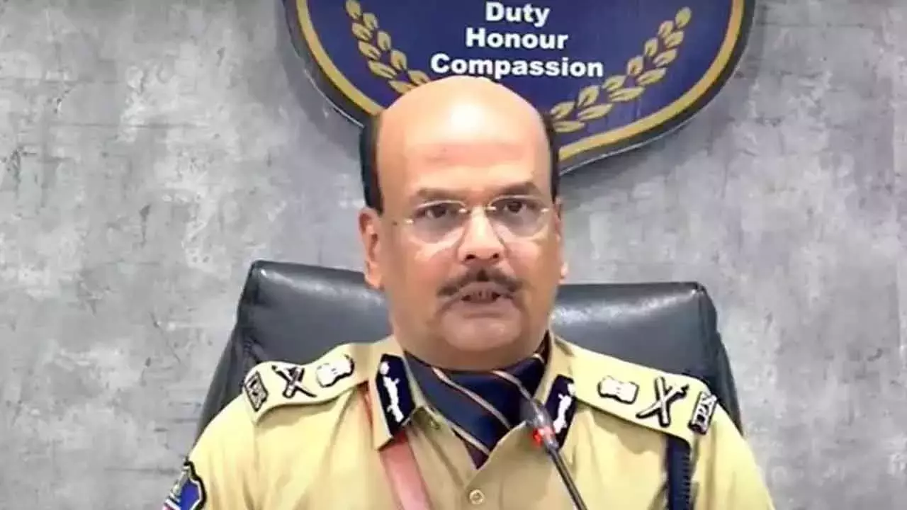 Telangana: सेंट्रल एजेंसियों के एक्सपर्ट्स शहर की FSL आग घटना की जांच में शामिल हुए Telangana: सेंट्रल एजेंसियों के एक्सपर्ट्स शहर की FSL आग घटना की जांच में शामिल हुए