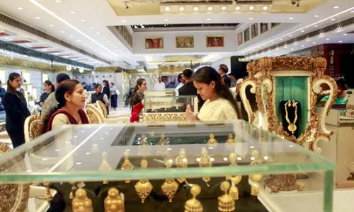 जनवरी में गोल्ड और सिल्वर ईटीएफ में हुआ रिकॉर्ड निवेश, एयूएम 3 लाख करोड़ रुपए के पार: डेटा जनवरी में गोल्ड और सिल्वर ईटीएफ में हुआ रिकॉर्ड निवेश, एयूएम 3 लाख करोड़ रुपए के पार: डेटा