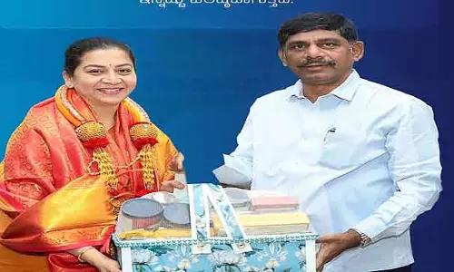 मशहूर एक्ट्रेस सुधरानी को Nandini प्रोडक्ट्स के लिए ब्रांड एंबेसडर बनाया गया मशहूर एक्ट्रेस सुधरानी को Nandini प्रोडक्ट्स के लिए ब्रांड एंबेसडर बनाया गया