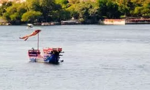 Udaipur: झीलों में अब नहीं चलेंगी पेट्रोल-डीजल वाली बोट Udaipur: झीलों में अब नहीं चलेंगी पेट्रोल-डीजल वाली बोट