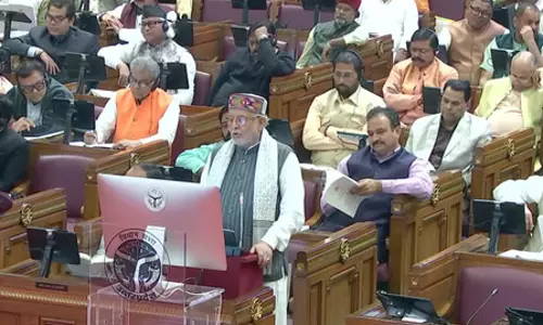 उत्तर प्रदेश: वित्त मंत्री सुरेश खन्ना ने 9,12,696 करोड़ रुपए का बजट पेश किया