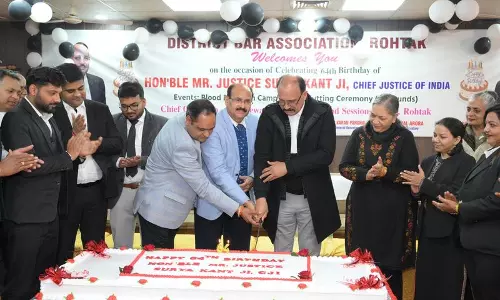 रोहतक में CJI सूर्यकांत का जन्मदिन मनाया गया ब्लड डोनेशन कैंप लगाया रोहतक में CJI सूर्यकांत का जन्मदिन मनाया गया ब्लड डोनेशन कैंप लगाया
