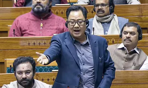 कांग्रेस सांसदों ने ओम बिरला के कमरे में जाकर उन्हें धमकाया: Kiren Rijiju कांग्रेस सांसदों ने ओम बिरला के कमरे में जाकर उन्हें धमकाया: Kiren Rijiju