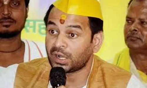 Patna: तेज प्रताप ने खोला विवादों का पिटारा Patna: तेज प्रताप ने खोला विवादों का पिटारा