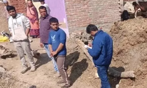 Auraiya: मासूम की मौत के बाद प्रशासन हरकत में