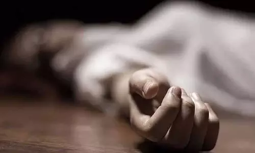 CHENNAI: सुसाइड पैक्ट, महिला ने खुद को मार डाला, बेटा इलाज करा रहा CHENNAI: सुसाइड पैक्ट, महिला ने खुद को मार डाला, बेटा इलाज करा रहा