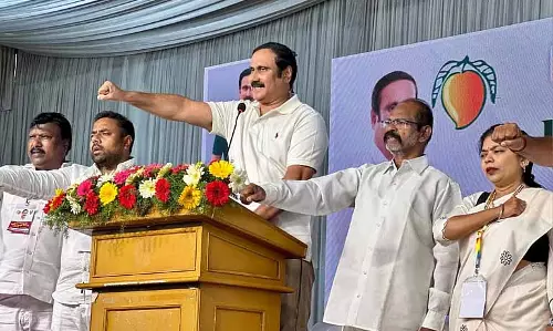 Anbumani ने कहा, आम के मुद्दे पर रामदास से झूठ बोल रही है पार्टी Anbumani ने कहा, आम के मुद्दे पर रामदास से झूठ बोल रही है पार्टी