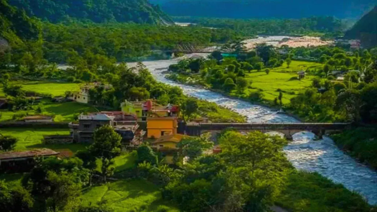 Dehradun: उत्तराखंड में मौसम शुष्क, आसमान साफ Dehradun: उत्तराखंड में मौसम शुष्क, आसमान साफ