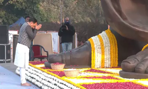 BJP नेताओं ने पंडित दीनदयाल उपाध्याय की पुण्यतिथि पर उन्हें पुष्पांजलि अर्पित की