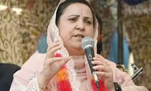Jammu: सदन में हंगामे पर मंत्री सकीना की टिप्पणी Jammu: सदन में हंगामे पर मंत्री सकीना की टिप्पणी