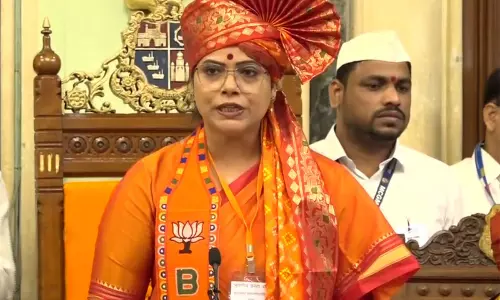 Mumbai : रितु तावड़े निर्विरोध बीएमसी मेयर चुनी गईं Mumbai : रितु तावड़े निर्विरोध बीएमसी मेयर चुनी गईं