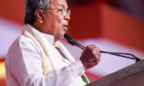 Karnataka संकट पर शिवकुमार के भाई बोले, सिद्धारमैया वादा निभाएंगे Karnataka संकट पर शिवकुमार के भाई बोले, सिद्धारमैया वादा निभाएंगे
