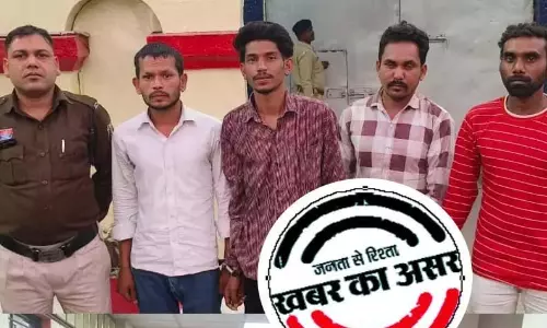 रायपुर में गांजा बेचने और सेवन करने वाले गिरफ्तार, जेल भेजे गए रायपुर में गांजा बेचने और सेवन करने वाले गिरफ्तार, जेल भेजे गए