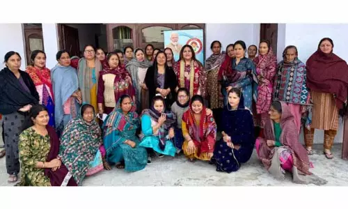 Ritika ने बिश्नाह में महिला सशक्तिकरण अभियान चलाया Ritika ने बिश्नाह में महिला सशक्तिकरण अभियान चलाया