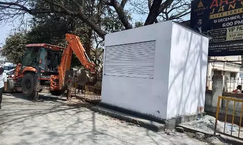 Chikkanayakanahalli : गैर-कानूनी तरीके से बने शेड को हटाया गया