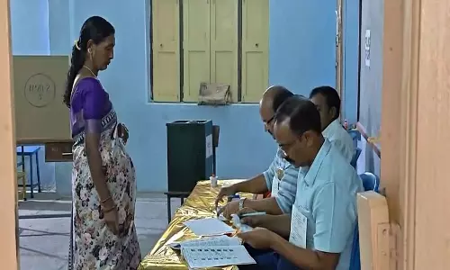 Telangana: वर्धन्नापेट नगर निगम चुनाव के लिए मतदान जारी Telangana: वर्धन्नापेट नगर निगम चुनाव के लिए मतदान जारी
