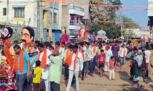Ram Durga: हिंदू समाजोत्सव की एक आकर्षक शोभायात्रा Ram Durga: हिंदू समाजोत्सव की एक आकर्षक शोभायात्रा