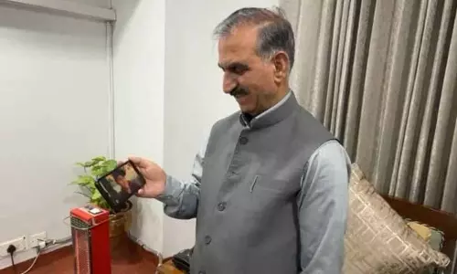 Himachal CM ने शैक्षणिक दौरे पर ‘राज्य के बच्चों’ से बातचीत की Himachal CM ने शैक्षणिक दौरे पर ‘राज्य के बच्चों’ से बातचीत की