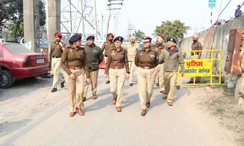 स्पेशल DGP गुरप्रीत देव ने जालंधर में गैंगस्टरों और ड्रग तस्करों के खिलाफ अभियान चलाया स्पेशल DGP गुरप्रीत देव ने जालंधर में गैंगस्टरों और ड्रग तस्करों के खिलाफ अभियान चलाया