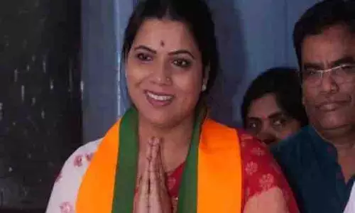 Mumbai की मेयर रितु तावड़े ने पानी के टैरिफ में बढ़ोतरी रद्द कर दी Mumbai की मेयर रितु तावड़े ने पानी के टैरिफ में बढ़ोतरी रद्द कर दी
