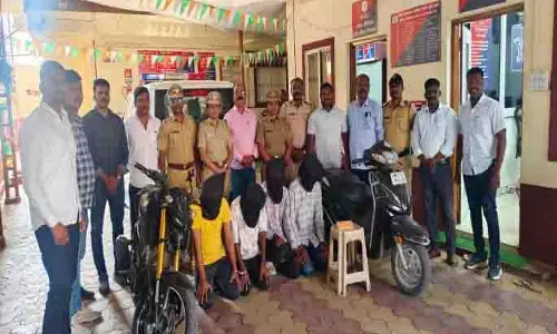 Loni Kalbhor में सीनियर सिटिज़न पर जानलेवा हमला; 4 अरेस्ट Loni Kalbhor में सीनियर सिटिज़न पर जानलेवा हमला; 4 अरेस्ट