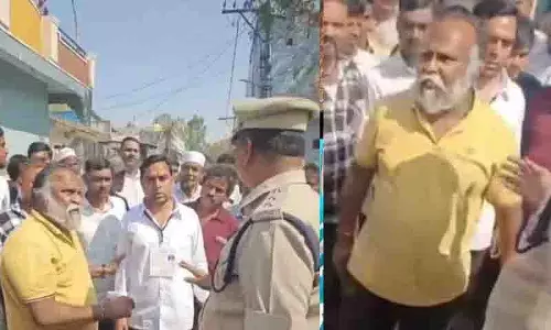 Ex-MLA जग्गारेड्डी ने संगारेड्डी में पुलिस के साथ दुर्व्यवहार किया