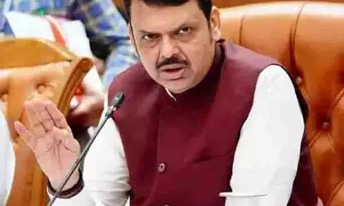 CM Fadnavis ने जिला योजनाओं की समीक्षा की, अतिरिक्त धन की मांग की CM Fadnavis ने जिला योजनाओं की समीक्षा की, अतिरिक्त धन की मांग की