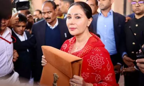 राजस्थान विधानसभा में बजट पेश, पक्ष और विपक्षी नेताओं के आए रिएक्शन