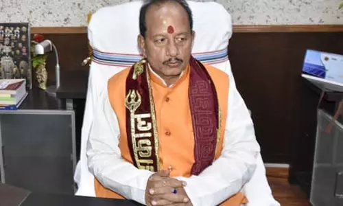 पटना : डिप्टी सीएम विजय सिन्हा का निर्देश, 24 घंटे में अवैध होर्डिंग्स हटाए जाएं