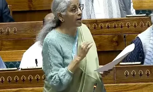 Sitharaman ने लोकसभा में राहुल गांधी पर पलटवार किया Sitharaman ने लोकसभा में राहुल गांधी पर पलटवार किया