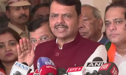 महाराष्ट्र के CM फड़नवीस ने नई मेयर रितु तावड़े, उप मेयर संजय घड़ी को बधाई दी